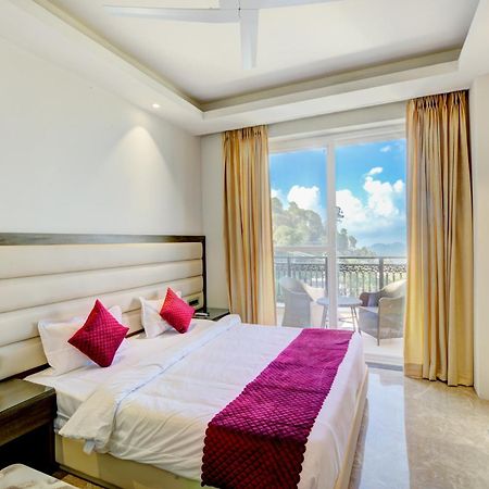 Luxe Resorts - Centrally Heated Air Conditioned Hotel In The Heart Of Касаули Екстериор снимка