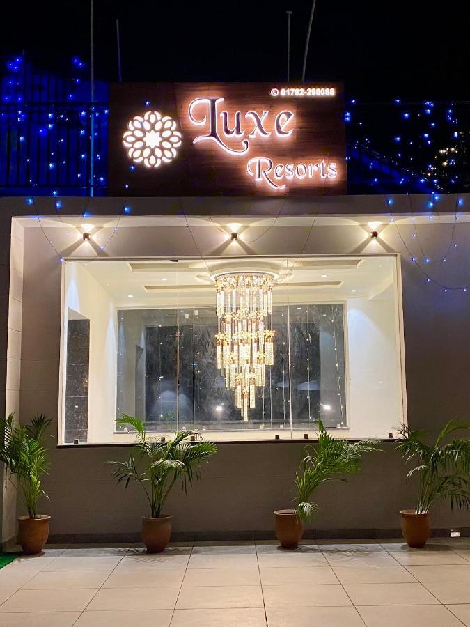 Luxe Resorts - Centrally Heated Air Conditioned Hotel In The Heart Of Касаули Екстериор снимка