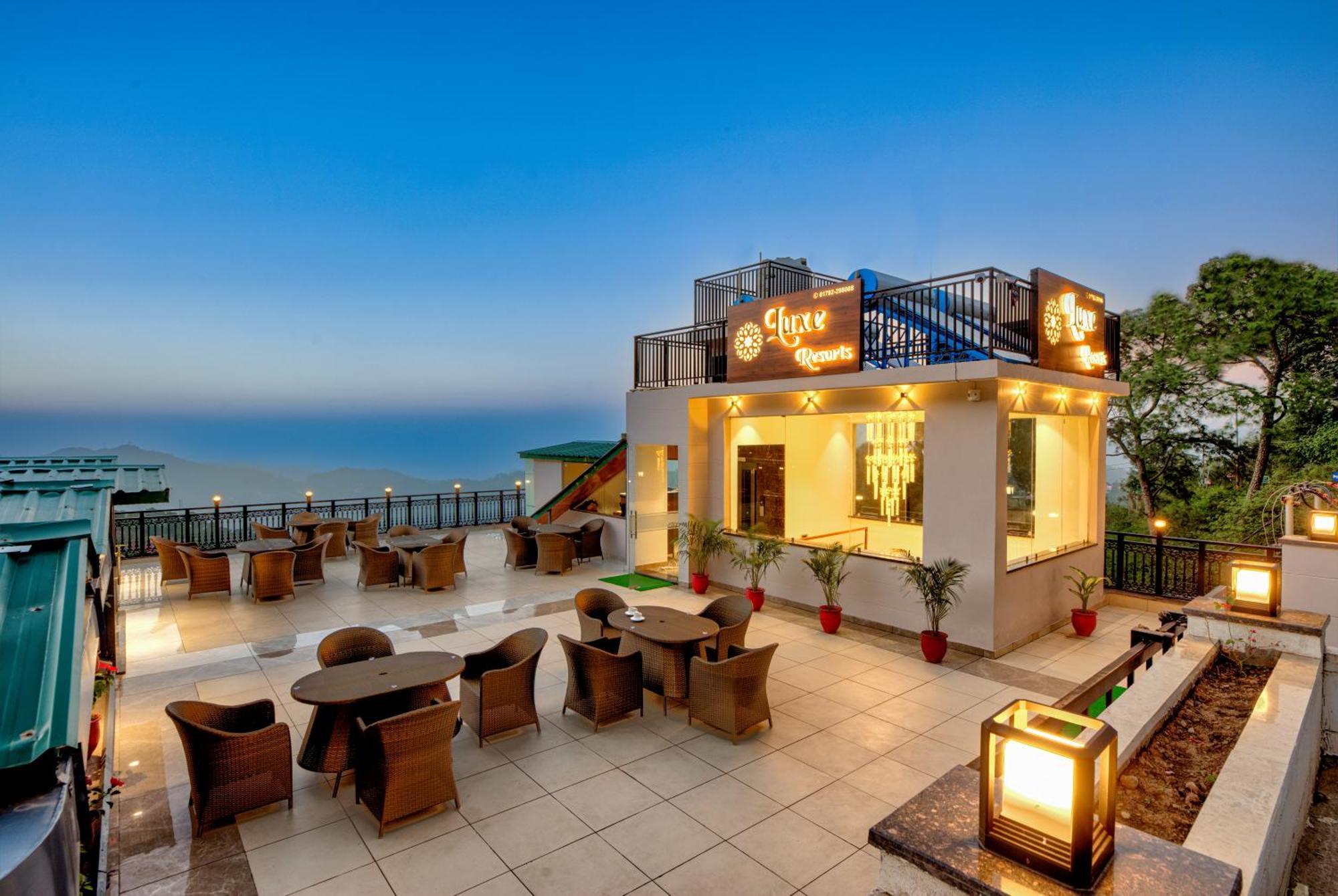 Luxe Resorts - Centrally Heated Air Conditioned Hotel In The Heart Of Касаули Екстериор снимка