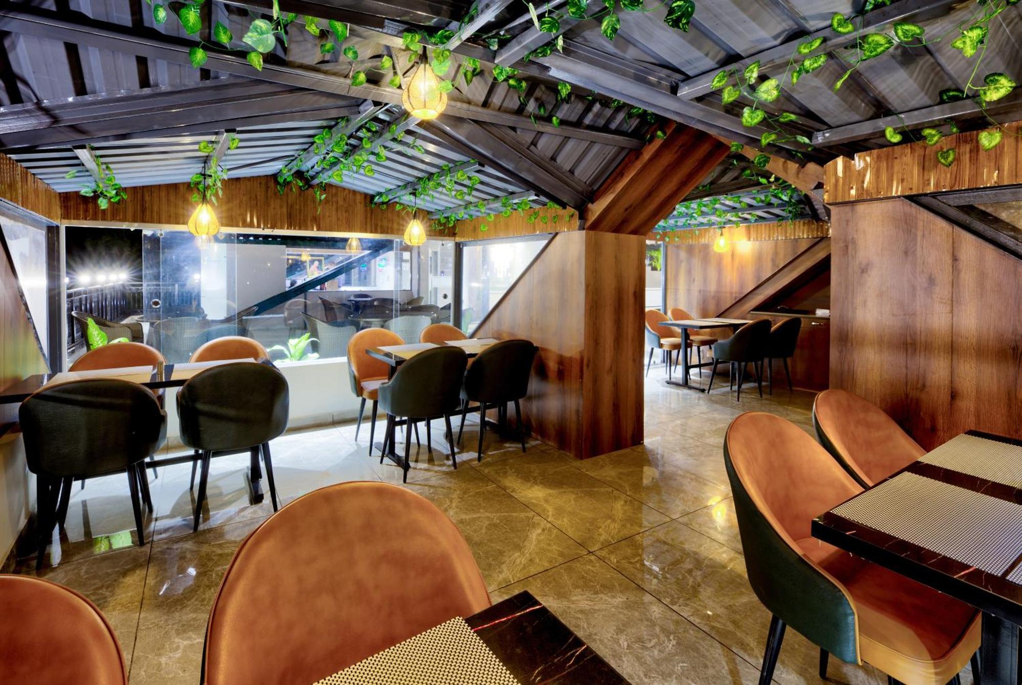 Luxe Resorts - Centrally Heated Air Conditioned Hotel In The Heart Of Касаули Екстериор снимка