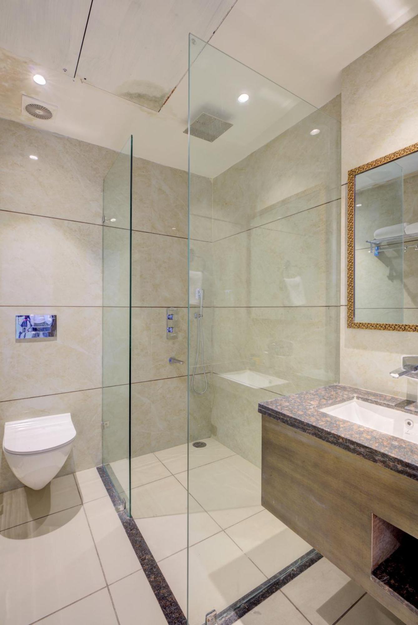 Luxe Resorts - Centrally Heated Air Conditioned Hotel In The Heart Of Касаули Екстериор снимка